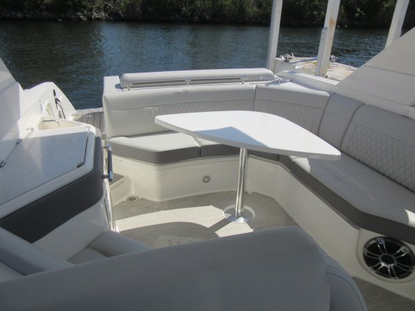 Used 2022 Sea Ray Power Boat for sale